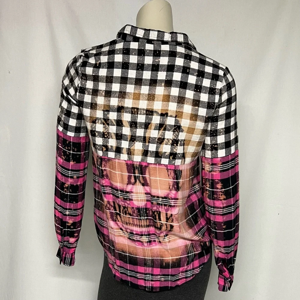 Upcycled flannel snap closure top - Picture 3 of 4
